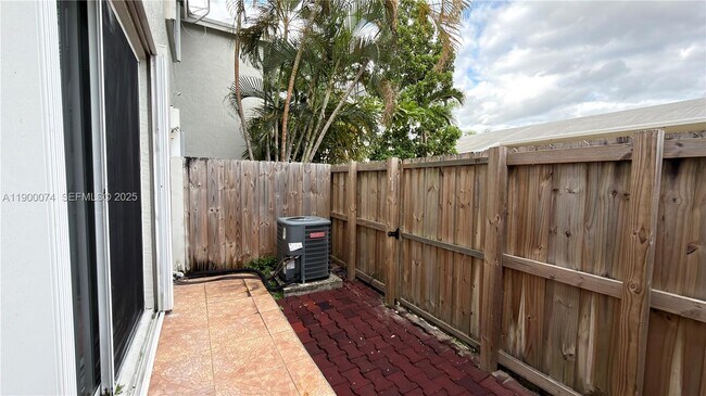 Building Photo - 870 NE 212th Terrace