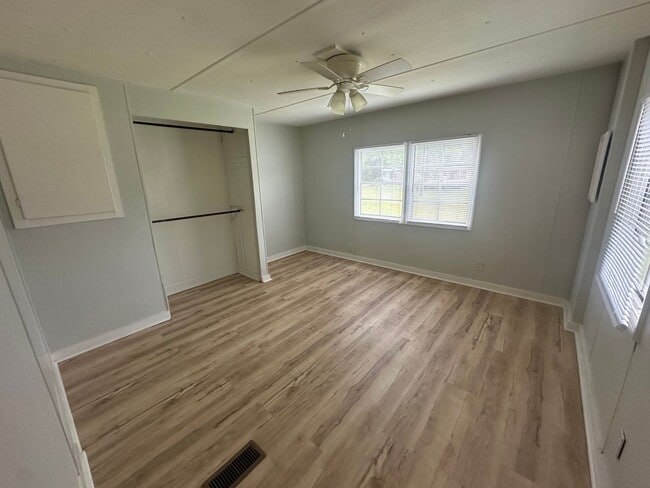 Building Photo - Newly Updated 2Bed/1Bath Mobile Home in Richlands - Close to Camp Lejuene
