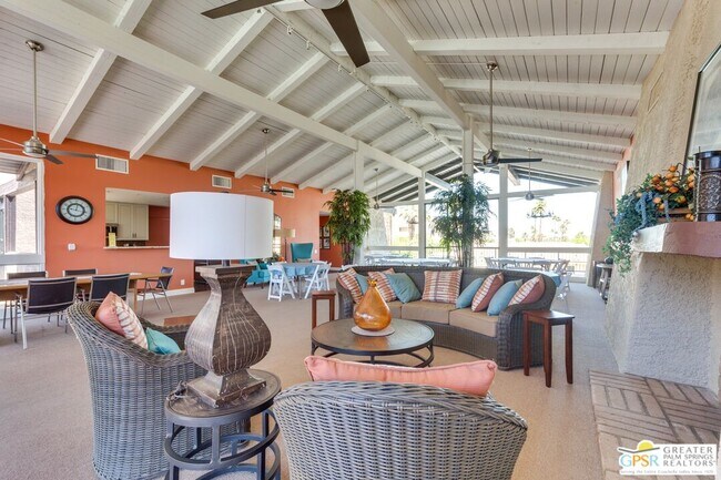 Building Photo - 2170 S Palm Canyon Dr
