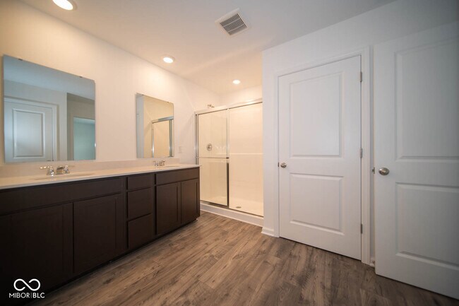 Building Photo - 60 Varner Dr