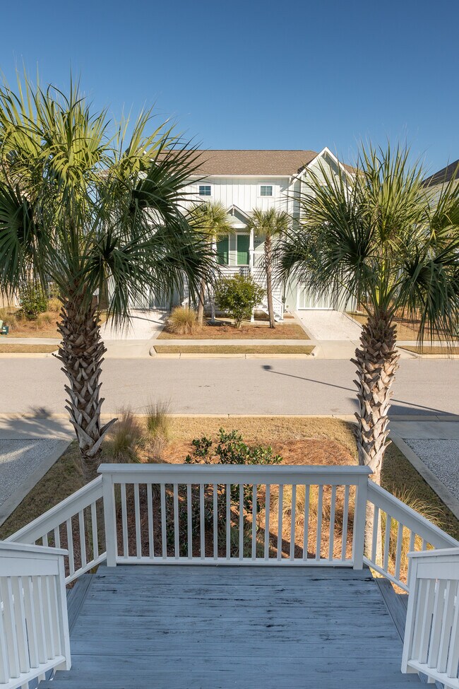 Building Photo - 6619 Carlinga Dr