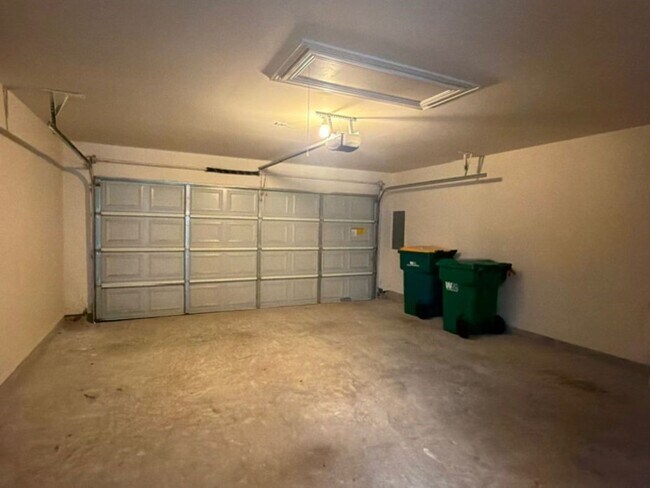 Building Photo - 38 Aria Ln