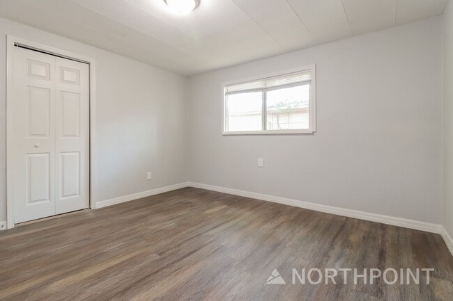 Building Photo - 3 BR/1.5BA | Newly Renovated Single Family Home |  Tropical Landscaping | In St Peterburg!