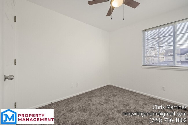 Building Photo - 543 W 114th Way