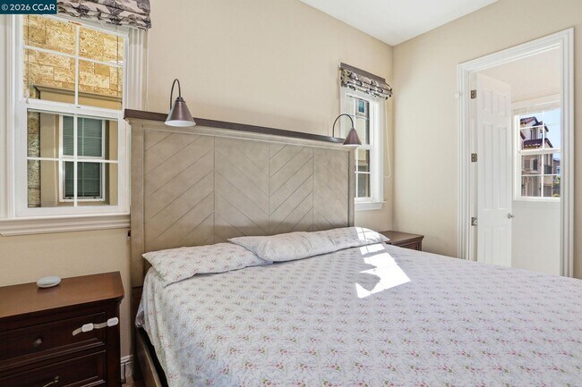 Building Photo - 5043 Ivy Leaf Springs Rd