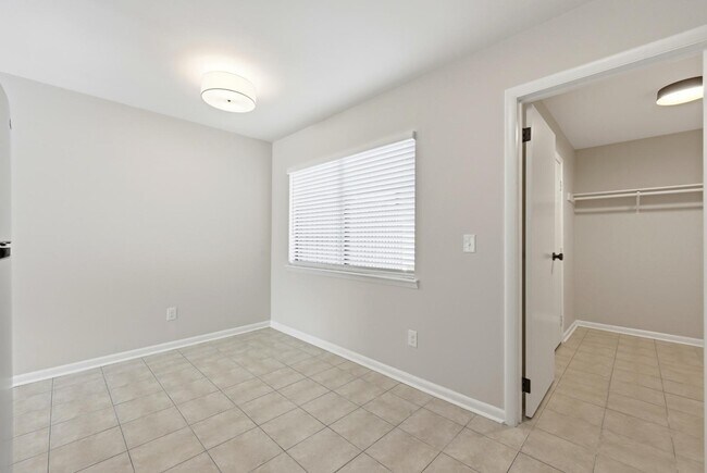 Building Photo - 1331 Cedar St