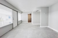 Building Photo - 2bd/1bath with Central AC