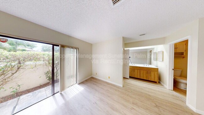 Building Photo - 3149 Kingswood Terrace