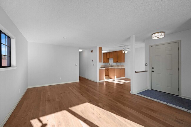 Building Photo - Update and Move-In Ready, 2BD/2BA, End-Unit Upper-Level Condo in Fostoria Terrace- DANVILLE