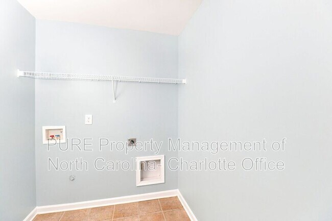 Building Photo - 3007 Fallondale Rd
