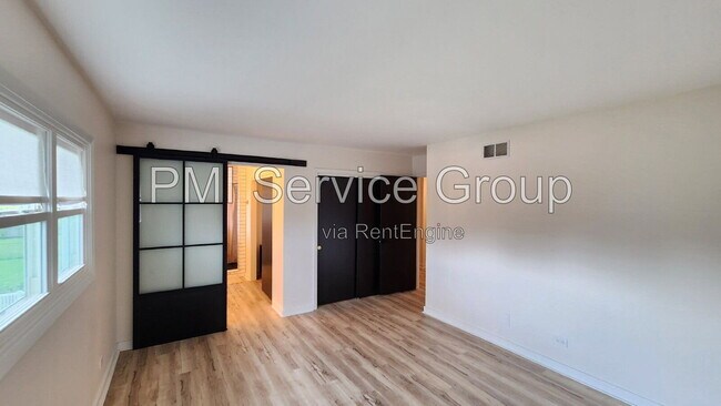Building Photo - 7749 Lyman Ave