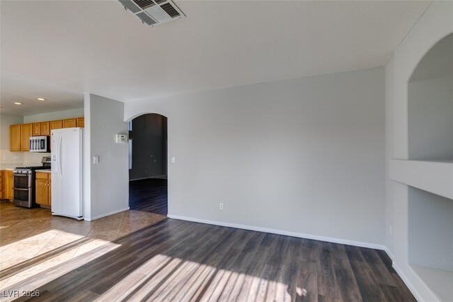 Building Photo - 7809 Calico Flower Ave