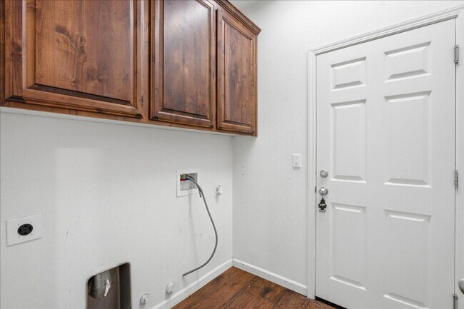 Building Photo - 4143 Cahakia Pl