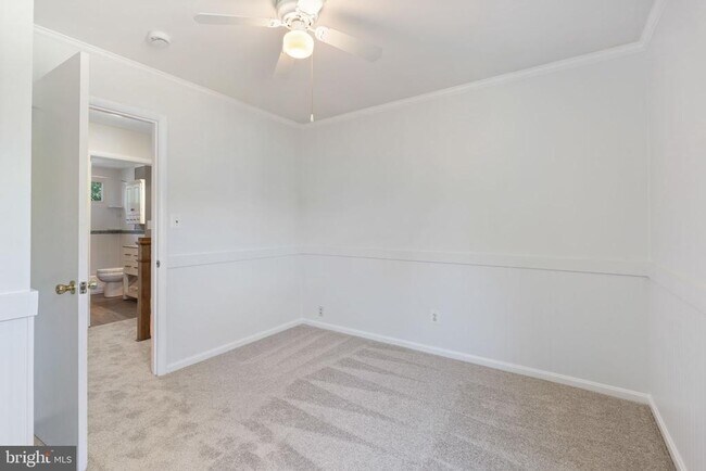 Building Photo - 6610 Bowie Dr