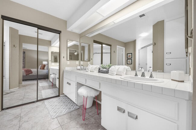 Building Photo - 42315 Liolios Dr