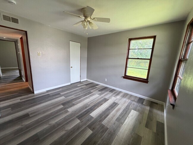 Building Photo - 209 Florida Ave