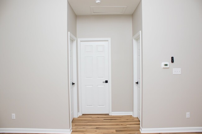 Building Photo - 2109 Singleton St