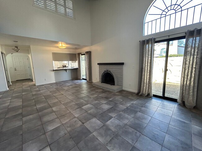 Building Photo - 810 Shady Oak Dr