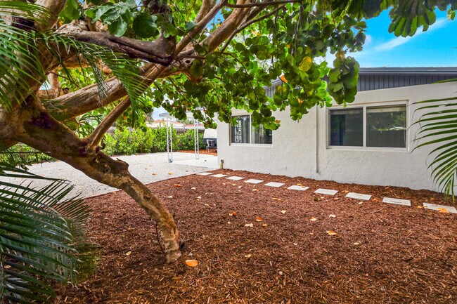 Building Photo - 701 Florida Mango Rd