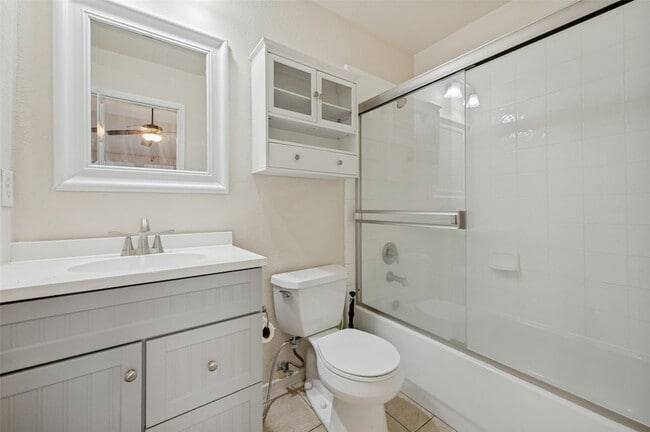 Building Photo - 1615 Bur Oak Dr