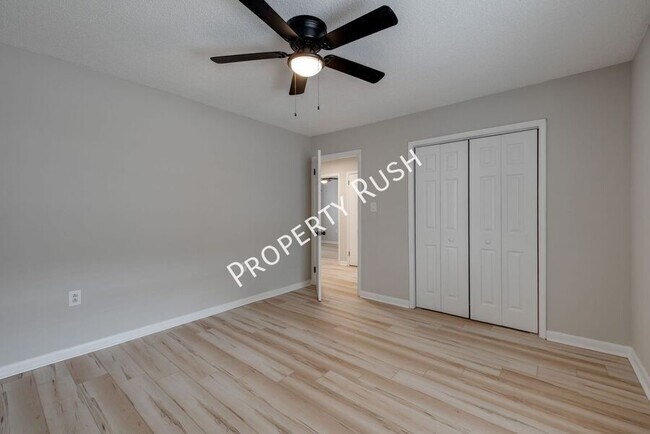 Building Photo - 340 Alpine Dr