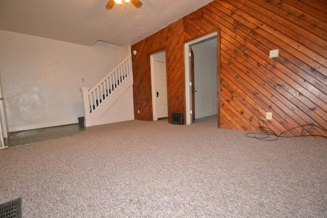 Building Photo - 567 Cross Ct