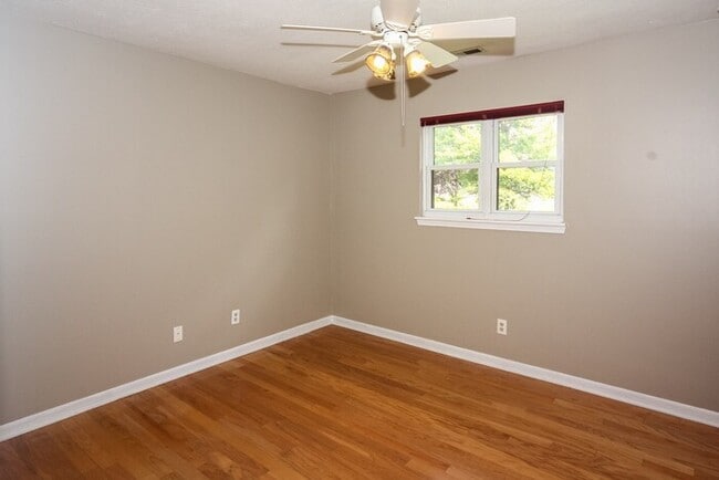 Building Photo - Brick Ranch and Fenced Yard in Decatur Twp!