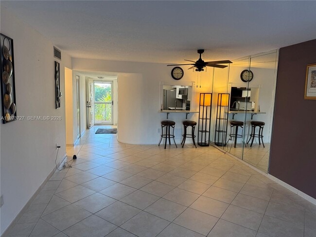 Building Photo - 3920 Inverrary Blvd