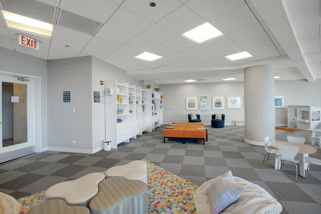 Building Photo - 1201 S Prairie Ave