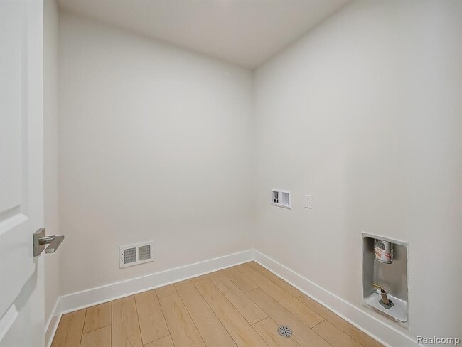 Building Photo - 5169 Poppydrew Ln