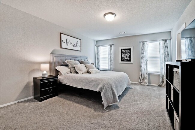 Building Photo - Beautiful + Well-Maintained Home in Benton...