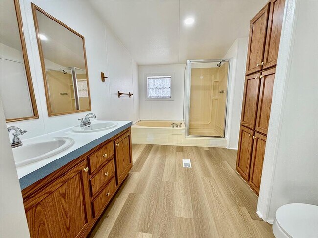 Building Photo - 831 Rolling Block Dr