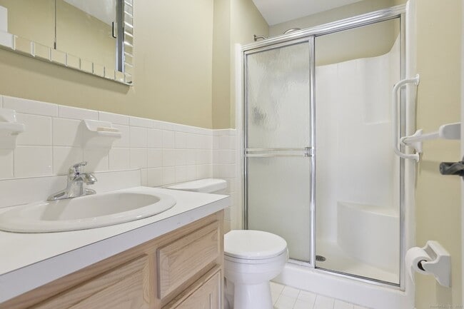 Building Photo - 335 Monticello Dr