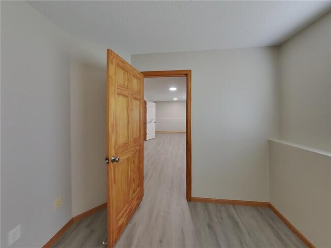Building Photo - 5215 Pond View Ln