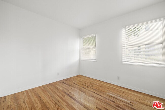 Building Photo - 5324 Vantage Ave