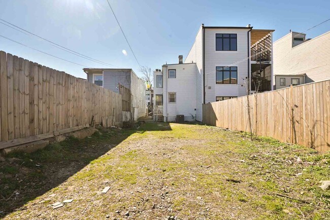 Building Photo - 739 Morton St NW