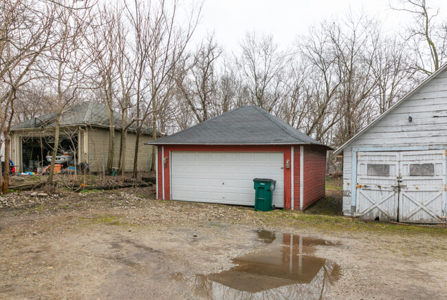 Building Photo - 1028 N Cedar St