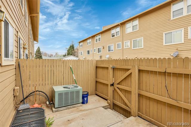 Building Photo - 3300 W Florida Ave