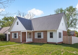 Building Photo - Spacious 4 Bed / 2.5 Bath home - AVAILABLE...