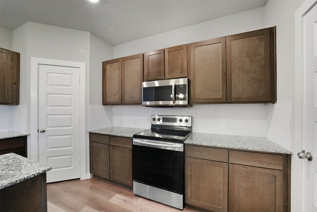 Building Photo - 25172 Pacific Wren Dr