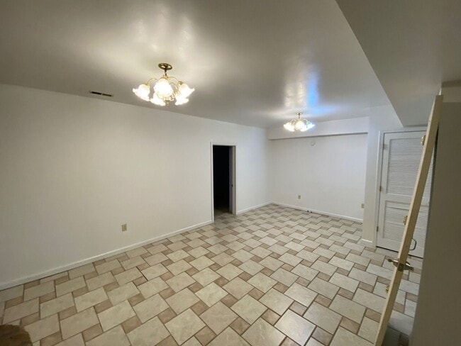 Building Photo - Three Bedroom Two Bathroom Home available in Blacksburg