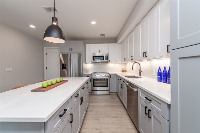 Building Photo - 4-8 Franklin St