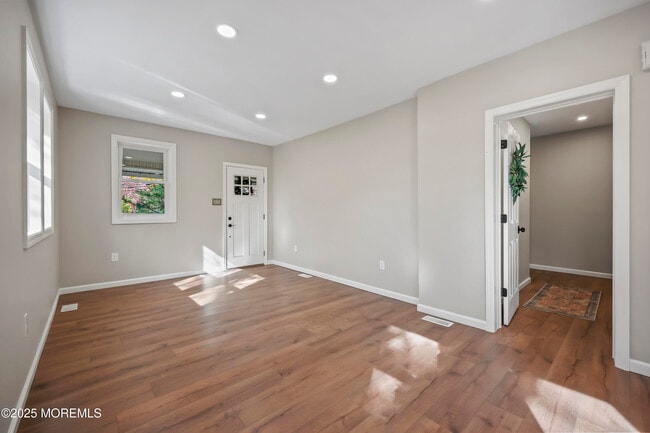 Building Photo - 400 S 1st Ave