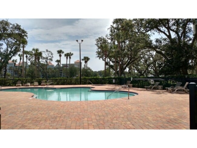 Building Photo - Move In Incentives - Palm Coast Resort Con...