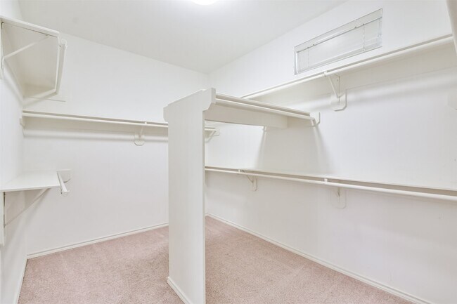 Building Photo - 18802 Half Volley Cir