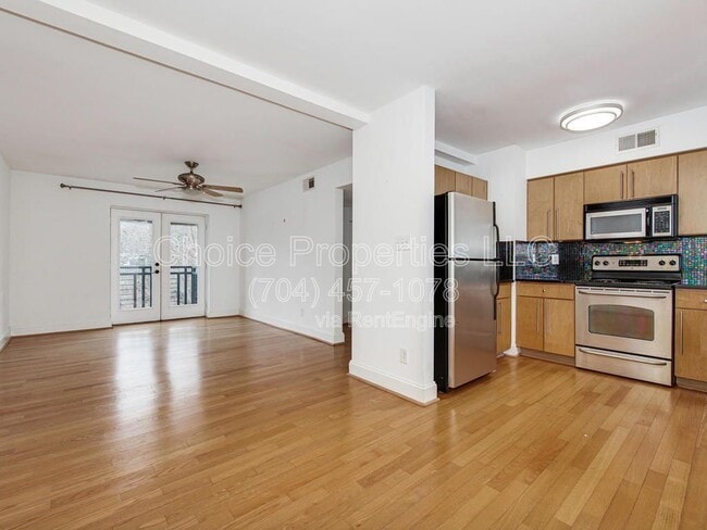 Building Photo - 227 N Dotger Ave