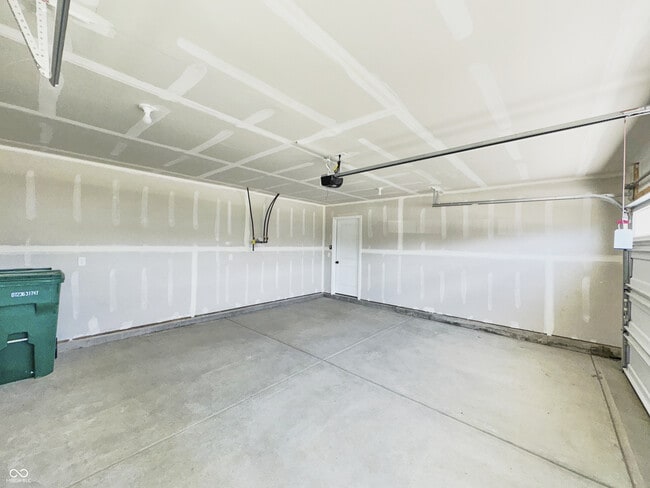 Building Photo - 1724 Plum Brook Dr