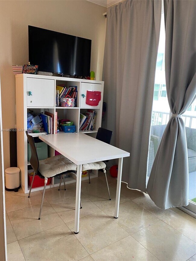 Building Photo - 5401 Collins Ave