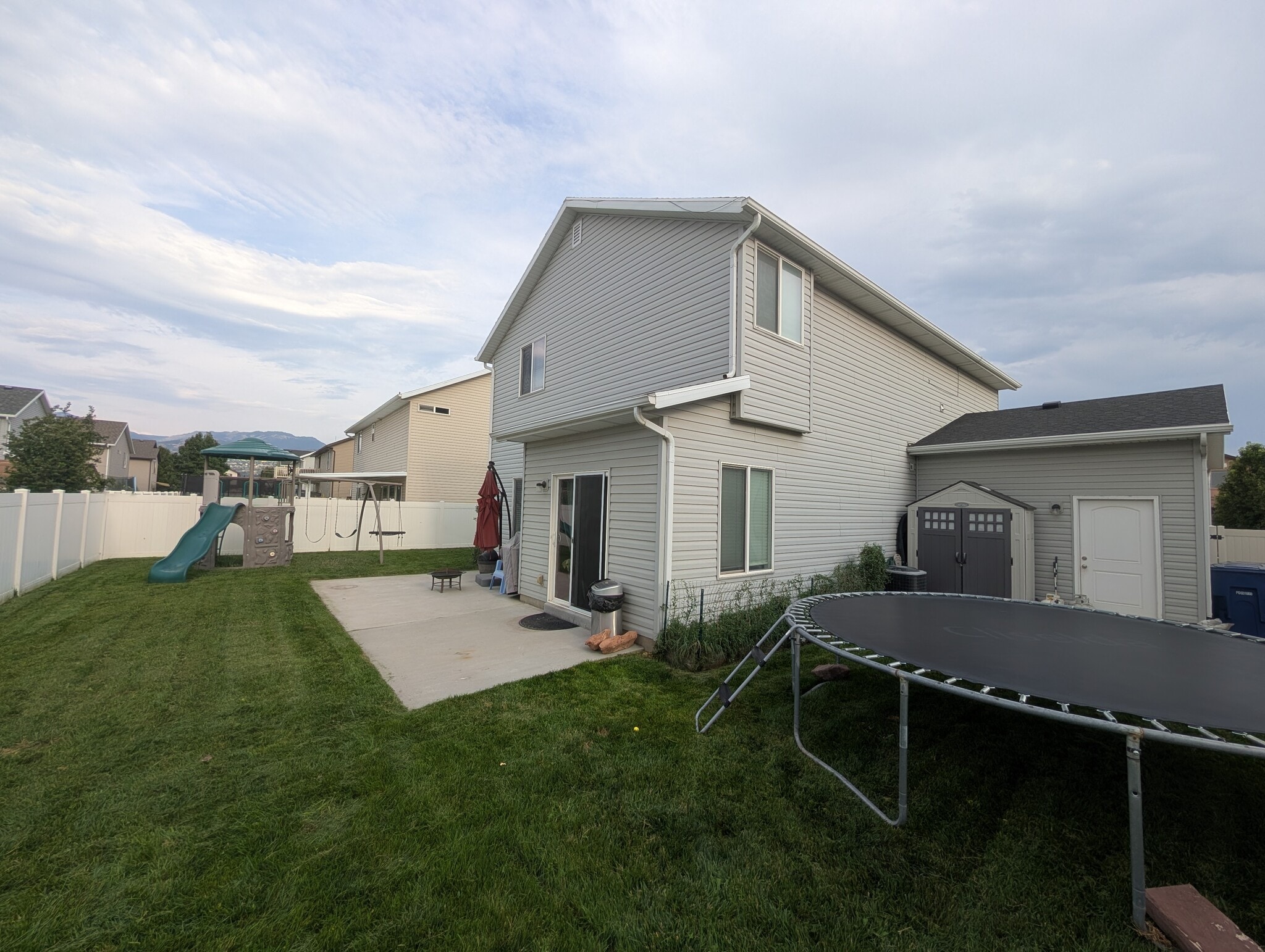 Building Photo - 934 Farnham Dr