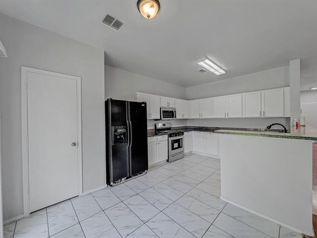 Building Photo - 905 Hems Ln